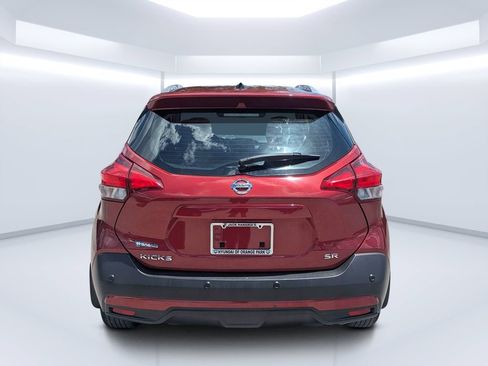 Used 2020 Nissan Kicks SR w/ SR Premium Package FWD image 4