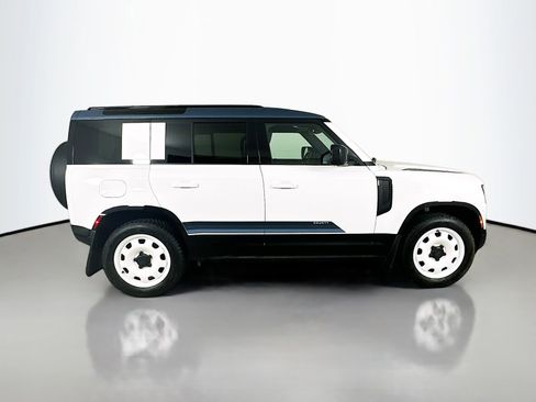 Used 2025 Land Rover Defender 110 S AWD/4WD image 4
