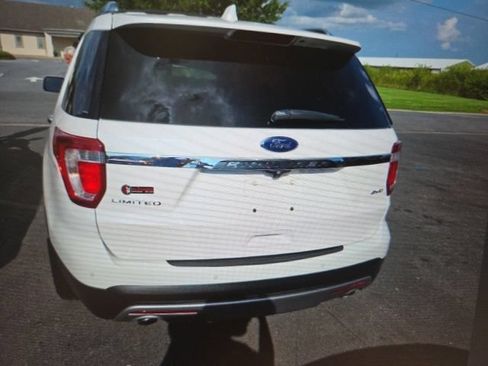 Used 2017 Ford Explorer Limited w/ Equipment Group 301A AWD/4WD image 12