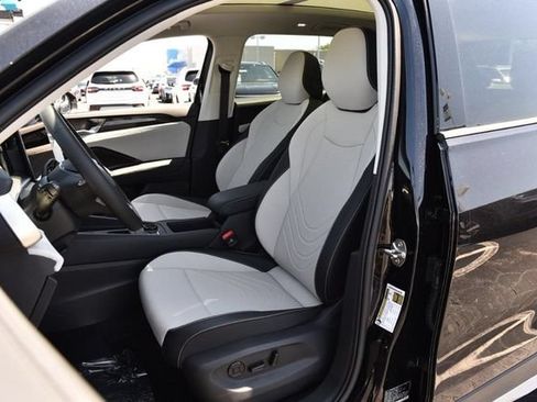 New 2026 Volkswagen Tiguan SE AWD/4WD image 19