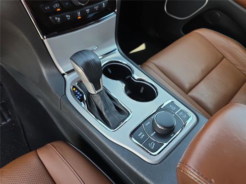 Used 2020 Jeep Grand Cherokee Summit AWD/4WD image 28