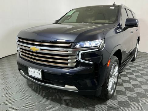 Used 2023 Chevrolet Tahoe High Country RWD image 2