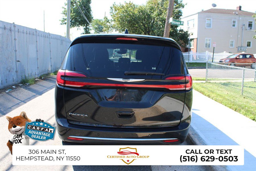 Used 2025 Chrysler Pacifica Select FWD image 6