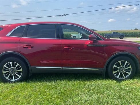 Used 2019 Lincoln Nautilus Select AWD/4WD image 1