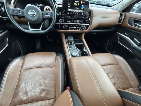 Used 2022 Nissan Pathfinder Platinum w/ Cargo Package AWD/4WD image 14