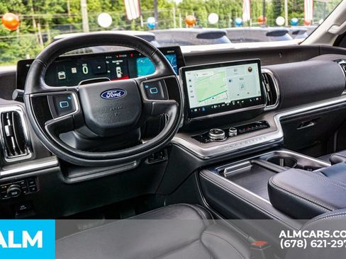 Used 2025 Ford Expedition Platinum AWD/4WD image 29
