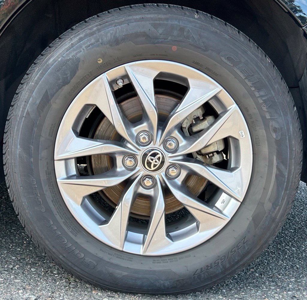 Certified 2024 Toyota Sienna LE AWD/4WD image 29