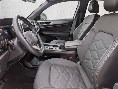 Used 2024 Volkswagen Atlas Cross Sport SE FWD image 14