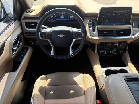 Used 2023 Chevrolet Suburban Premier AWD/4WD image 21