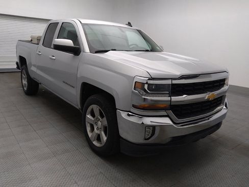 Used 2018 Chevrolet Silverado 1500 LT w/ LT Convenience Package image 13