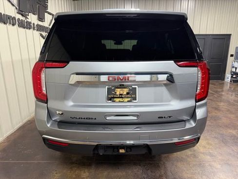 Used 2023 GMC Yukon XL SLT w/ SLT Premium Package AWD/4WD image 9
