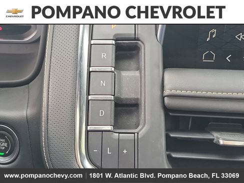 Used 2023 GMC Yukon SLT w/ SLT Premium Package image 37