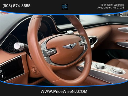 Used 2022 Genesis GV70 2.5T w/ Advanced Package image 9