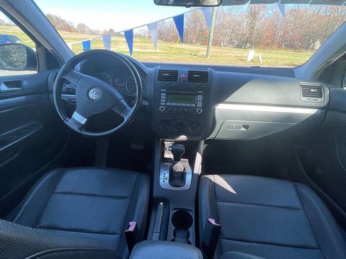 Used 2008 Volkswagen Jetta SEL image 3