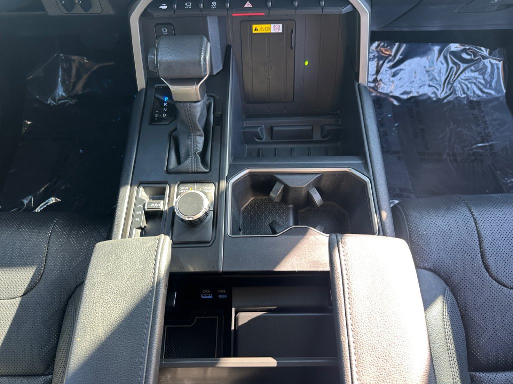 Used 2024 Toyota Tundra Limited AWD/4WD image 13