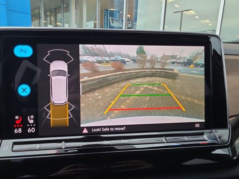 Used 2024 Volkswagen Atlas SE image 24