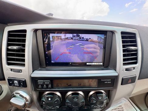 Used 2007 Toyota 4Runner SR5 AWD/4WD image 14