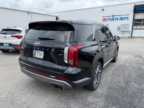 Used 2023 Hyundai Palisade Limited w/ Cargo Package AWD/4WD image 3