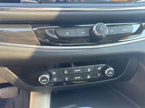 Used 2020 Buick Enclave Premium w/ Sun and Sites Package AWD/4WD image 16