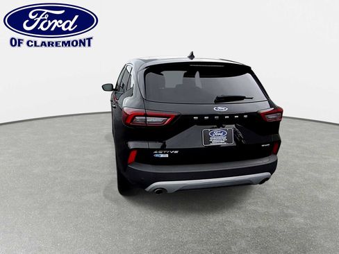 Used 2023 Ford Escape Active w/ Tech Pack #1 AWD/4WD image 6
