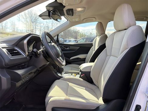 Used 2025 Subaru Ascent Premium w/ Premium Package image 9