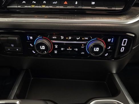 Used 2025 Chevrolet Silverado 1500 LTZ AWD/4WD image 35