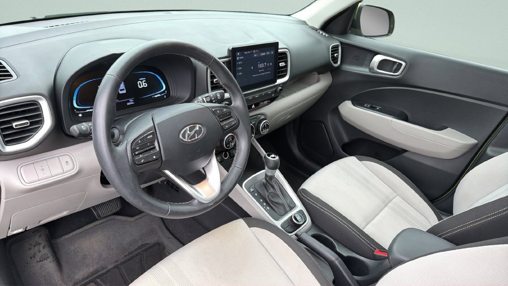 Used 2023 Hyundai Venue SEL FWD image 28