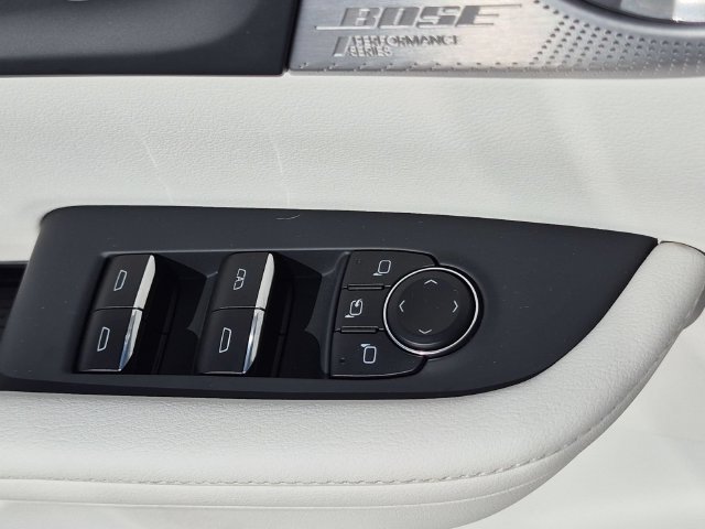 Used 2025 Buick Enclave Avenir AWD/4WD image 16
