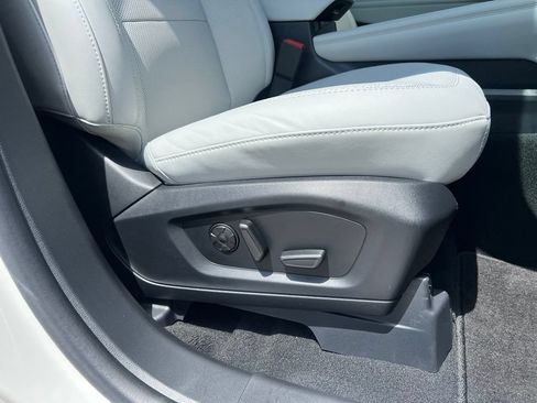 Used 2025 Ford Explorer Platinum w/ LUX Leather Package AWD/4WD image 23