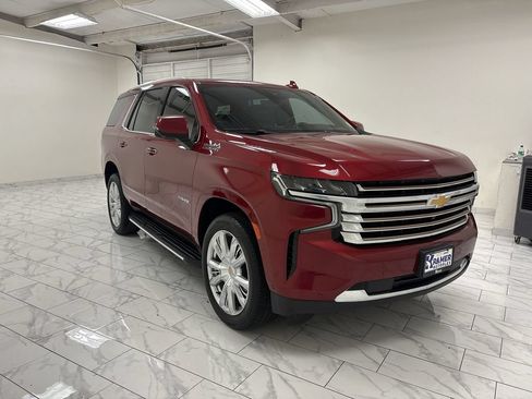 Used 2023 Chevrolet Tahoe High Country w/ Advanced Technology Package RWD image 2