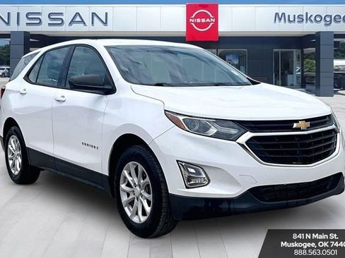 Used 2018 Chevrolet Equinox LS FWD image 1