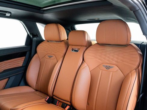 New 2025 Bentley Bentayga Extended Wheelbase image 25
