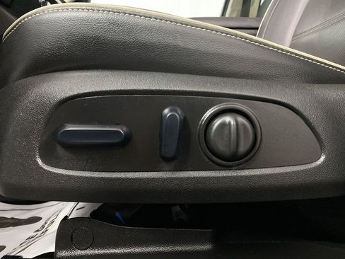 Used 2023 GMC Acadia Denali w/ Denali Ultimate Package image 12