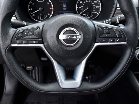 Used 2025 Nissan Altima 2.5 SV image 19