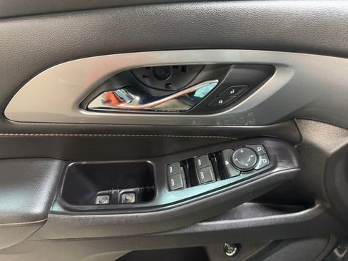 Used 2018 Chevrolet Traverse LT AWD/4WD image 12