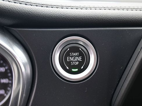 Used 2022 Chevrolet Blazer LT FWD image 16
