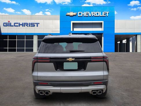Used 2024 Chevrolet Traverse LT FWD image 6