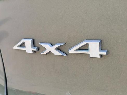 Used 2019 Jeep Cherokee Limited w/ Luxury Group AWD/4WD image 7