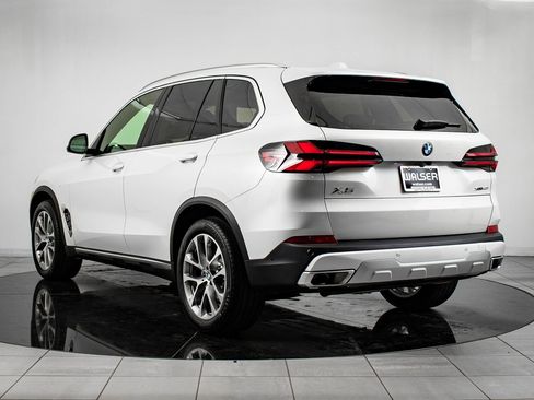 New 2026 BMW X5 xDrive40i w/ Climate Comfort Package image 11