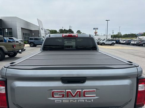 Used 2024 GMC Canyon Denali AWD/4WD image 9