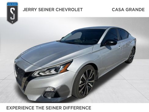 Used 2020 Nissan Altima 2.5 SR image 1