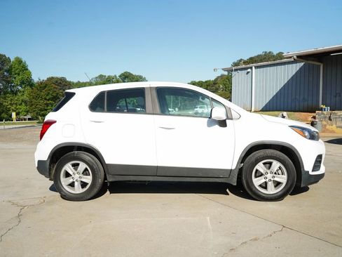 Used 2019 Chevrolet Trax LS image 3