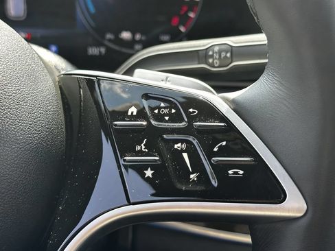 Certified 2025 Mercedes-Benz GLE 450e 4MATIC w/ Driver Assistance Package image 28