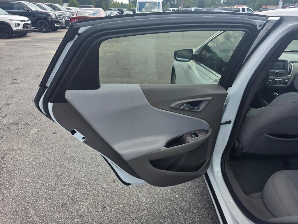 Used 2018 Chevrolet Malibu LS FWD image 8