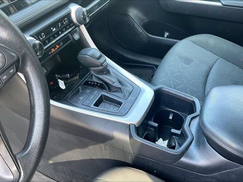 Used 2024 Toyota RAV4 XLE FWD image 15