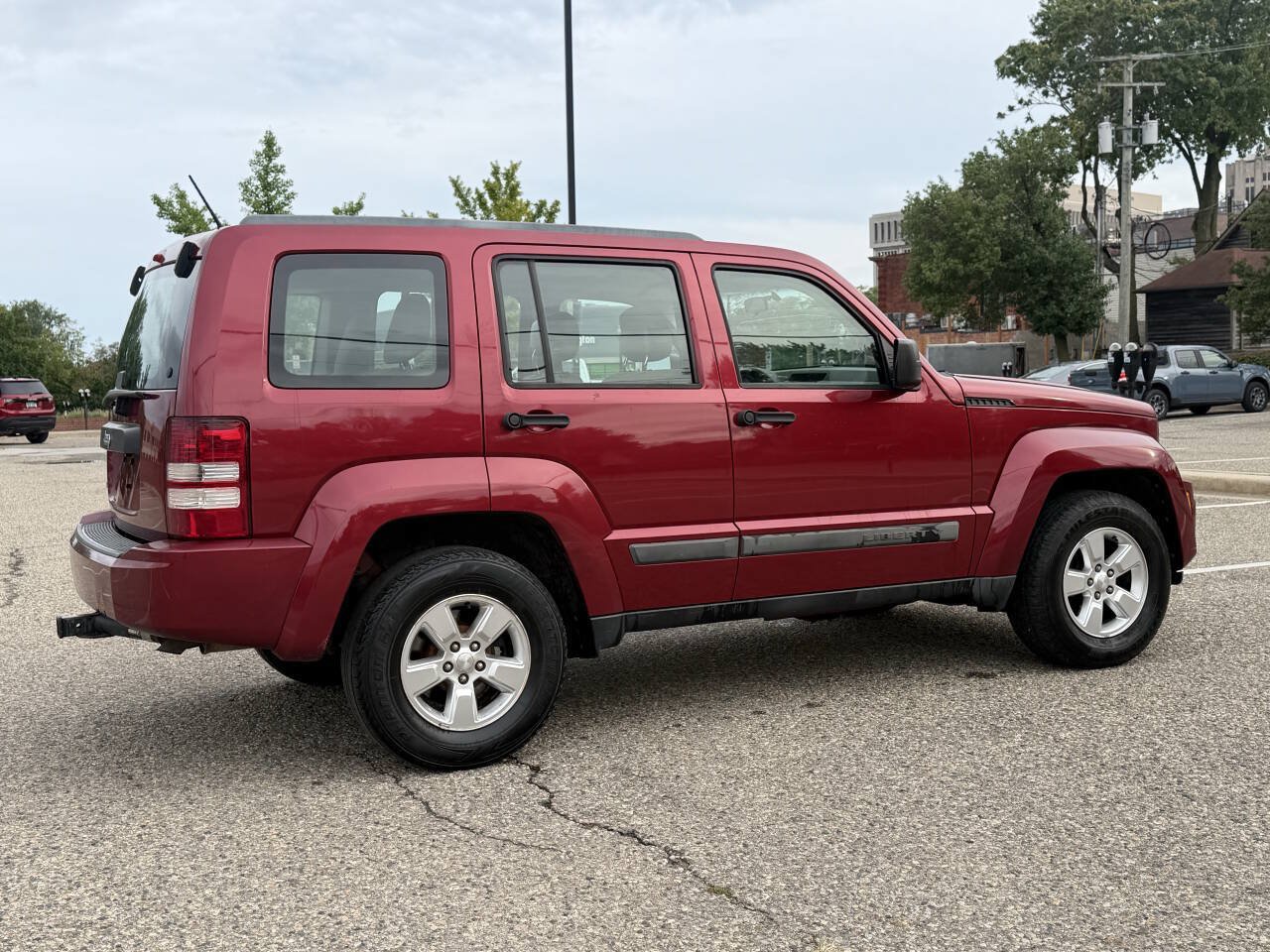 Used 2012 Jeep Liberty Sport AWD/4WD image 23