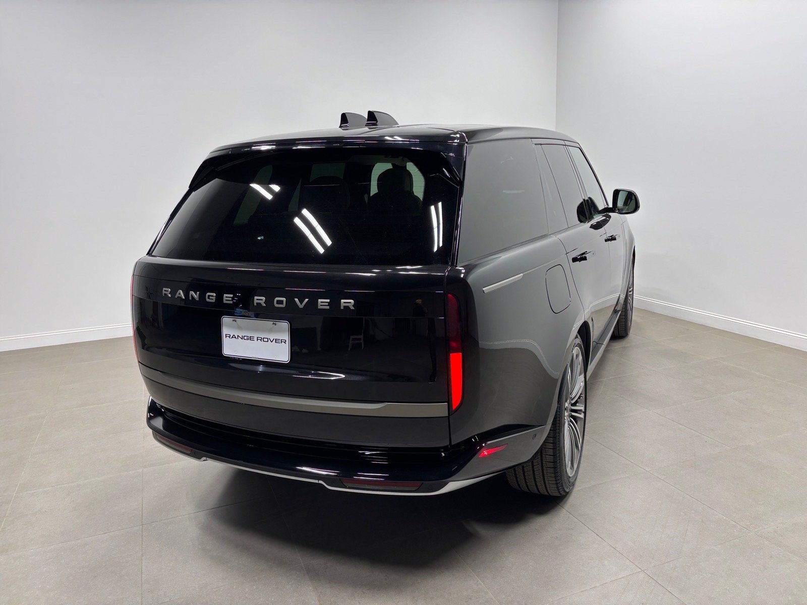 Used 2026 Land Rover Range Rover SE AWD/4WD image 7