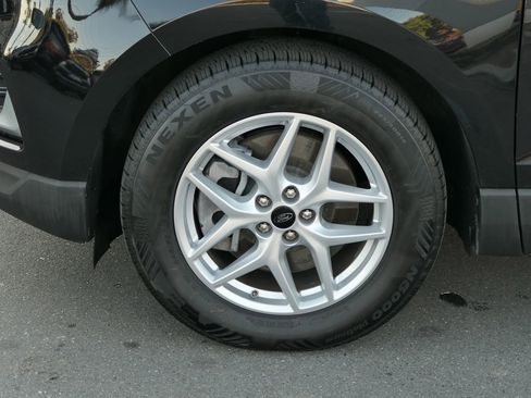 Used 2024 Ford Edge SEL image 11