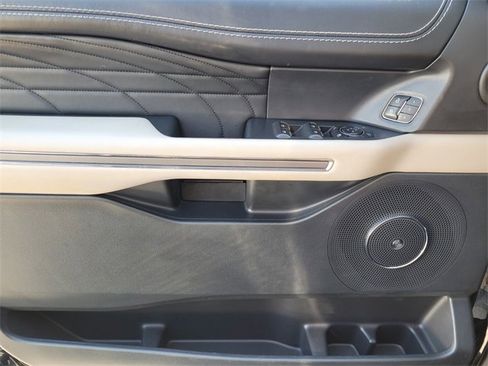 Used 2022 Ford Expedition Platinum image 30
