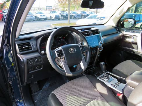 Used 2020 Toyota 4Runner SR5 image 12